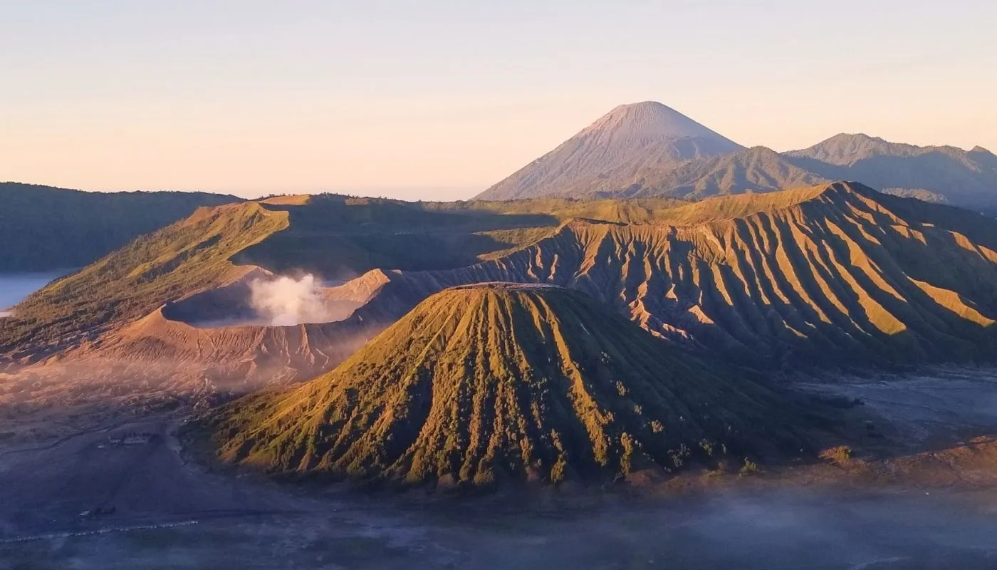 beautiful Mount Bromo hike https://thecuratedtravelist.com/mount-bromo-volcano-sunrise-hike-indonesia/
