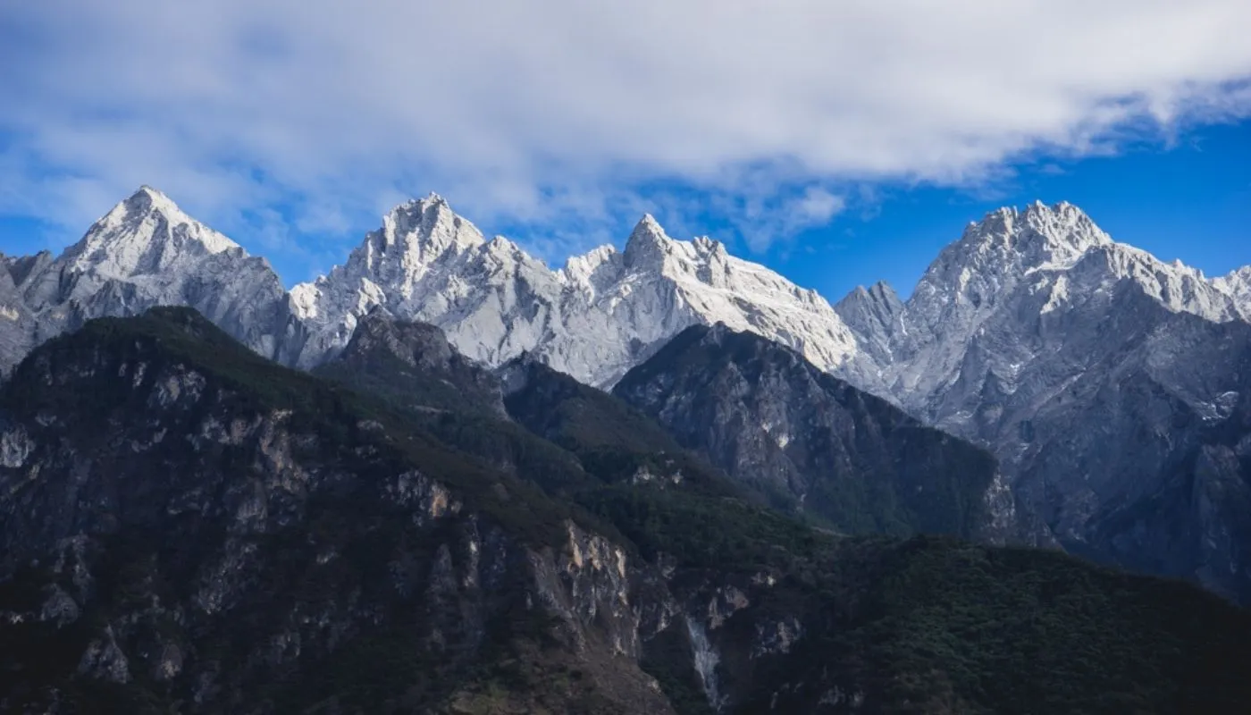 beautiful Tiger Leaping Gorge hike beautiful Tiger Leaping Gorge hike