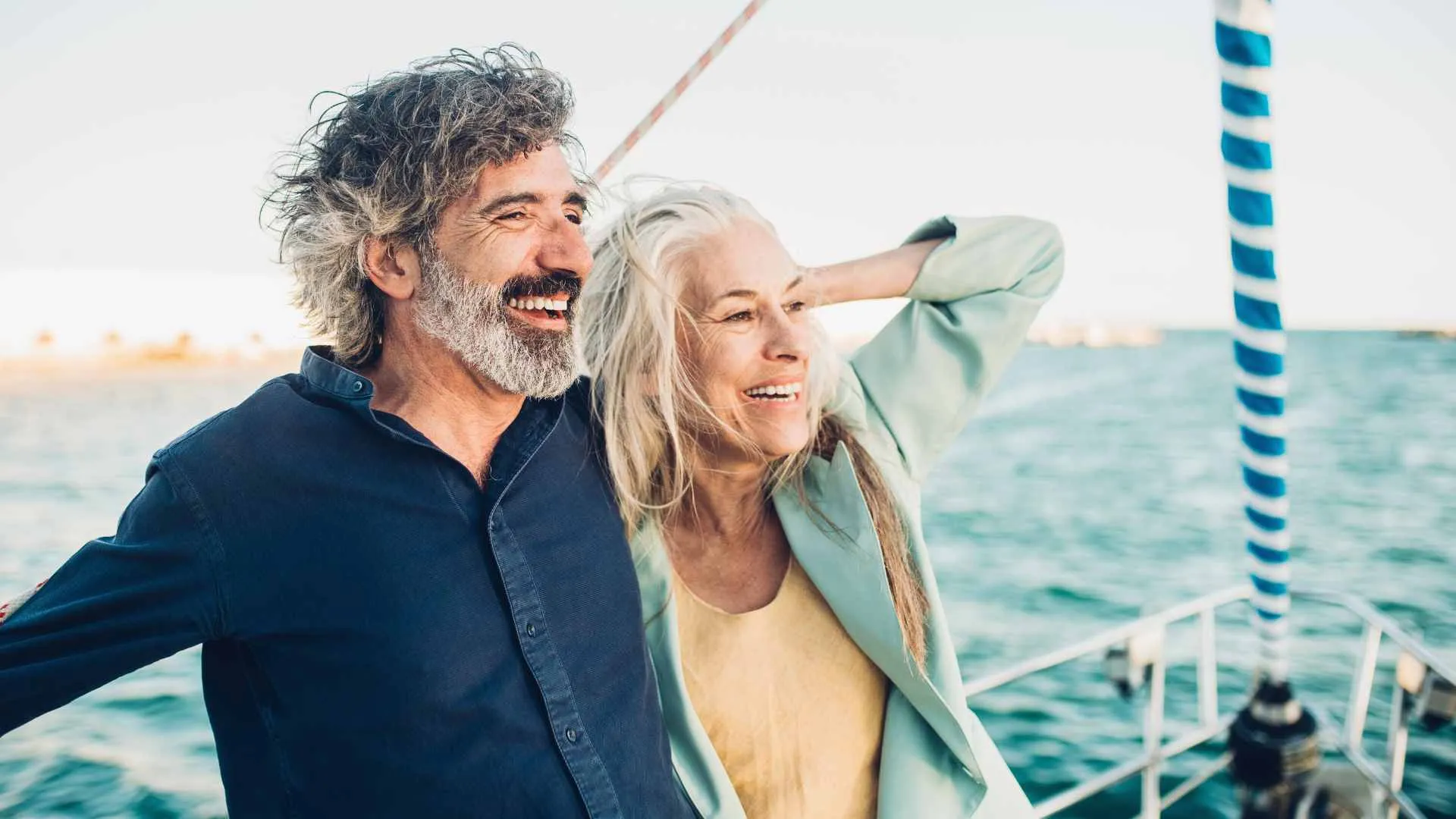 cruise gift ideas (2) older couple smiling on a cruise