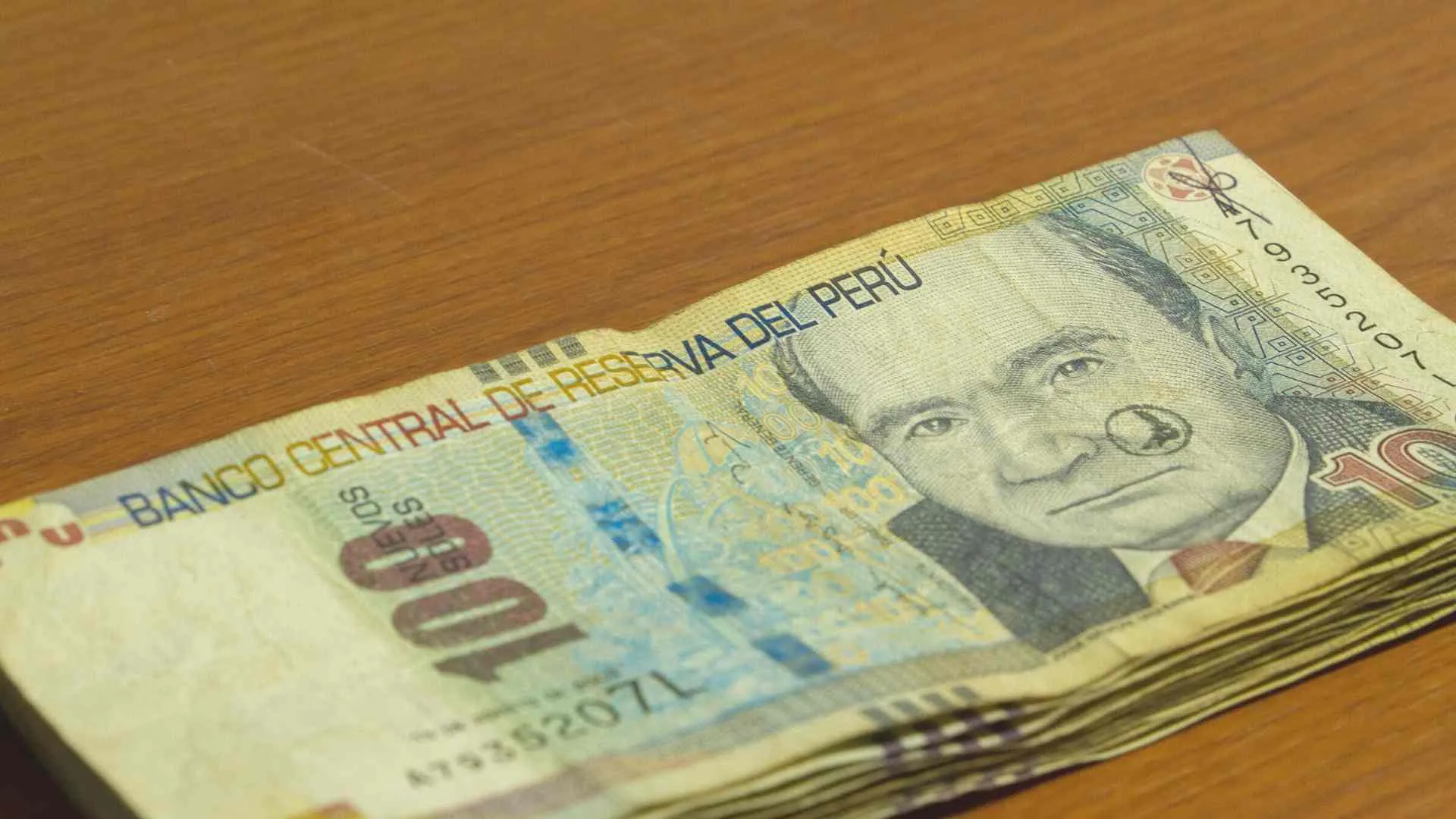 travel tips for peru (6) peruvian soles