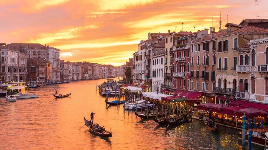 budget travel tips